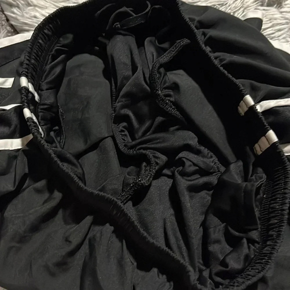 Nike Dri Fit Black Shorts Size Medium - Picture 9 of 13